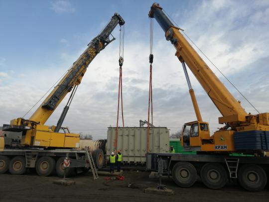 In January 2020, our company carried out the reloading of a 73-ton transformer intended for the Azov wind farm.